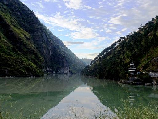 BEAUTIFUL VIEW OF HILLS SHADOW IN LARGI LAKE NEAR AUT