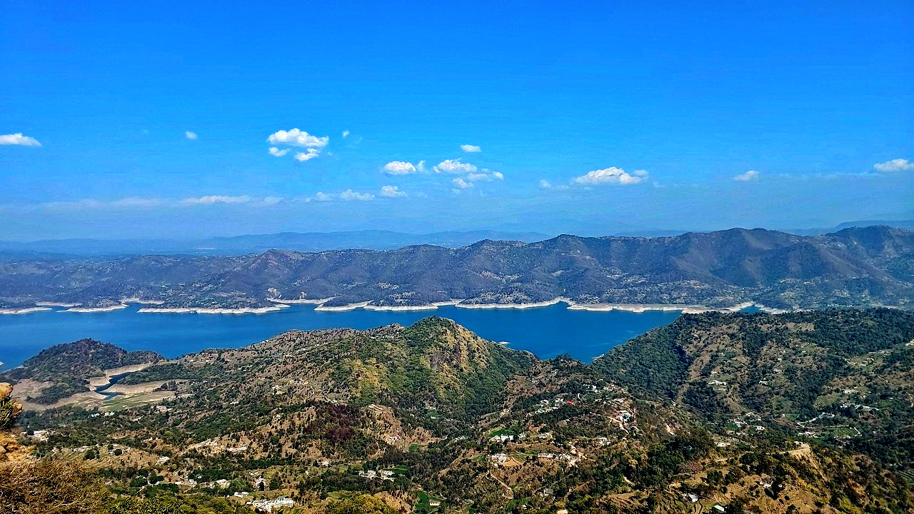 View of Gobind Sagar Lake from Shri Naina Devi ji