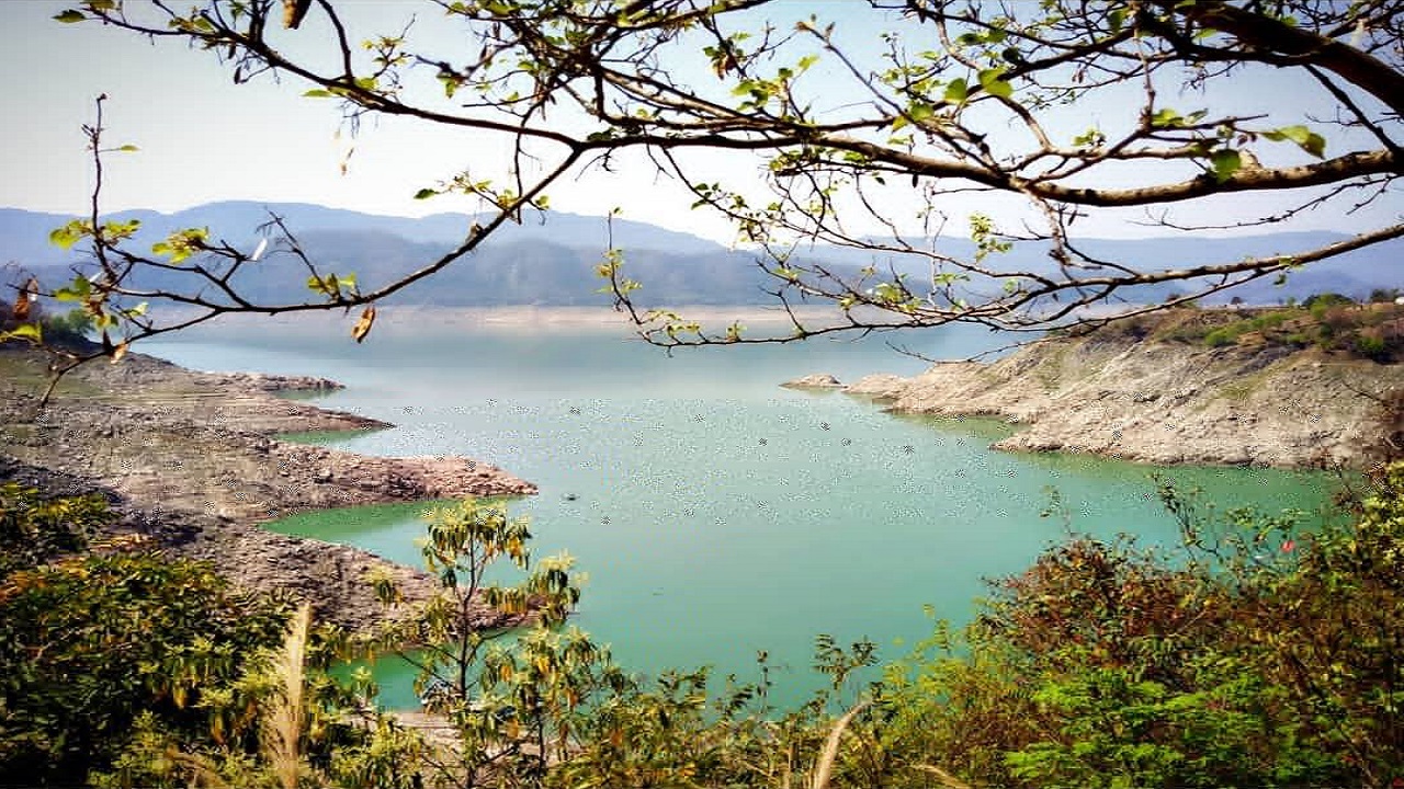 Gobind Sagar Reservoir (near Jaddu Kuljiar), Bilaspur