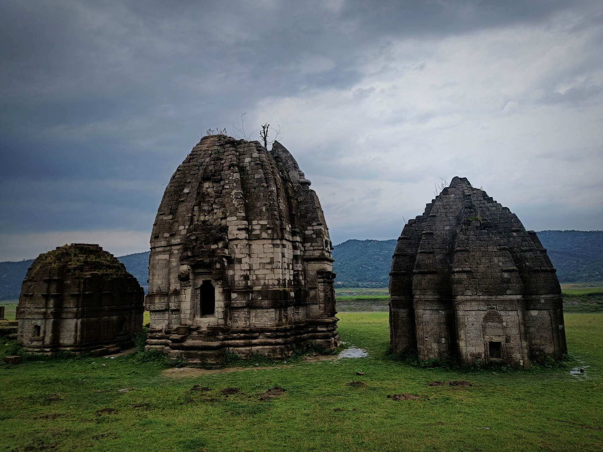 Submerged Temples of Old Bilaspur